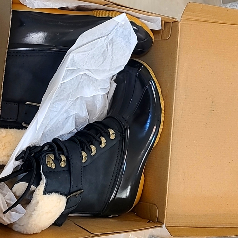 Sperry saltwater boots
